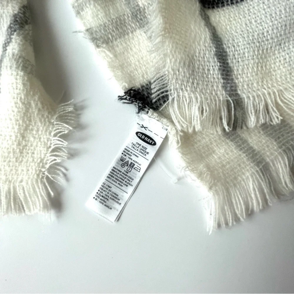 Old Navy Black and White Plaid Scarf Wrap